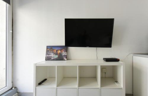 La Fare-les-Oliviers Apartment | Provençal Studio Netflix Appart-hotel-Provence