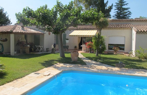 Ventabren Villa | Provencal Bastide to discover