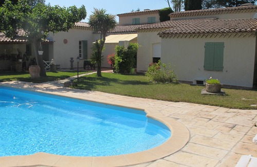 Ventabren Villa | Provencal Bastide to discover