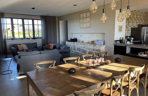 Caderousse House | Provencal building with swimming pool 10-12 beds - air conditioning with panoramic view