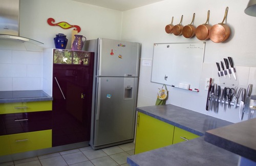 Sarrians House | Provencal cedar 3000 m² property with pull-out pool