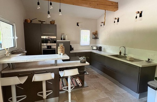 Aix-en-Provence Villa | Provencal country house with swimming pool 10 minutes from downtown Aix-en-Provence