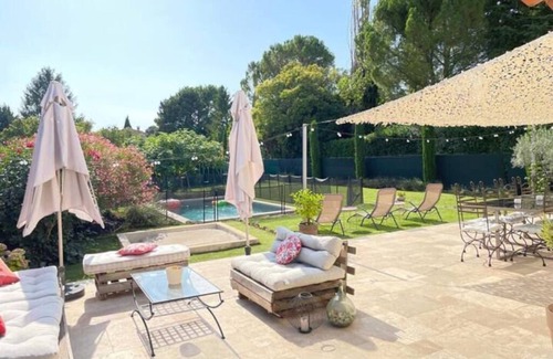 Aix-en-Provence Villa | Provencal country house with swimming pool 10 minutes from downtown Aix-en-Provence