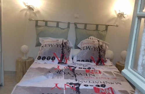 Vedene Apartment | Provencal House With Pool