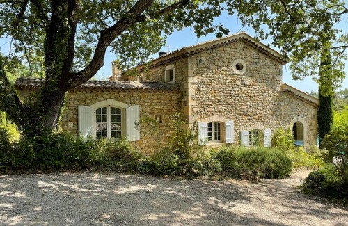 Goudargues Villa | PROVENCAL VILLA. 1Ha. ABSOLUTE COMFORT & CALM. Swimming pool 10 x 5. WI-FI (fiber)