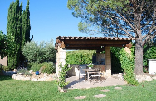 Maubec Villa | Provencal villa, Luberon park