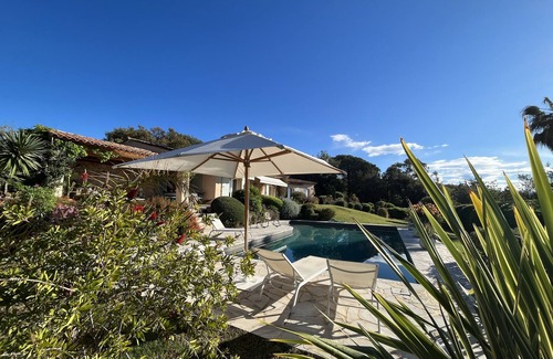 Biot Villa | Provencal villa, pool, sea views quiet, old village of Biot