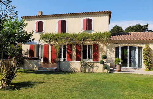 Rognonas Villa | Provencal villa with pool between Avignon and St Remy de Provence