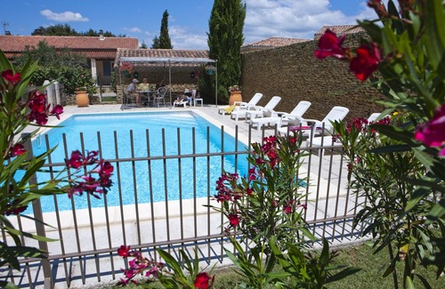 Grillon Villa | PROVENCE ALPES CÔTE D'AZUR PROX GRIGNAN GÎTE 3 *4/5 PEOPLE GARDEN- SWIMMING POOL