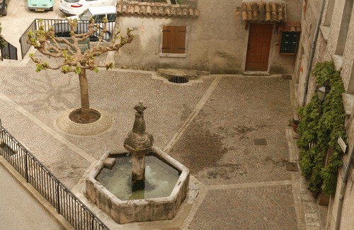 Callas Apartment | Provence Typical house with studio in the center of the village of Callas