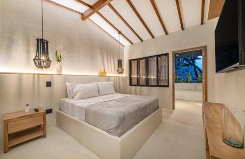 La Florida Villa | Provenza 6 Bedroom House by HOUSY HOST