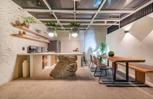 La Florida Villa | Provenza 6 Bedroom House by HOUSY HOST