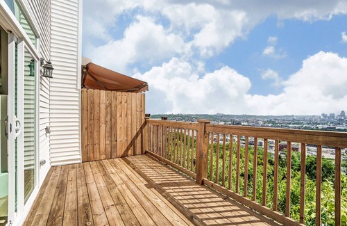 East Price Hill Condo | Provides stunning view of downtown Cincinnati