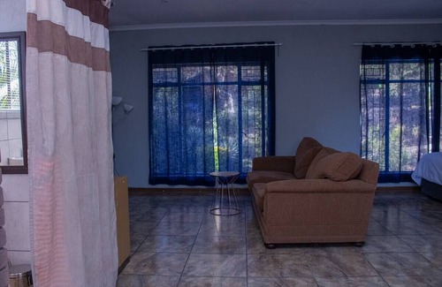 Nelspruit House | Proximity to Business Hubs – Ideal for Productivity and Relaxation!