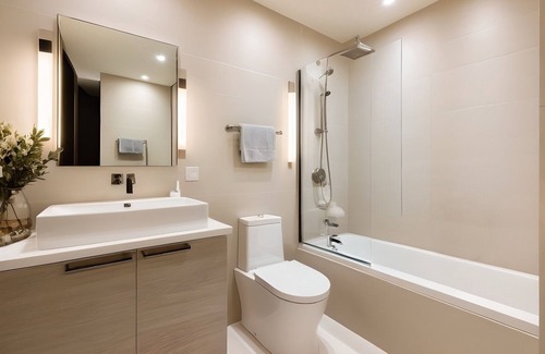 Parc Extension Apartment | proximity to popular attractions mont-Royal , suitable for family, pet friendly