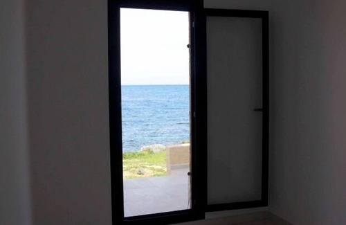 Marine de Saint Ambroggio House | Prunicce 32, feet in the water