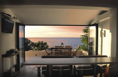 Marine de Saint Ambroggio House | Prunicce 32, feet in the water