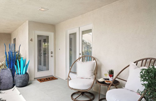 Old Las Palmas Condo | PS Gem: Sublime Condo Walking Distance to Downtown