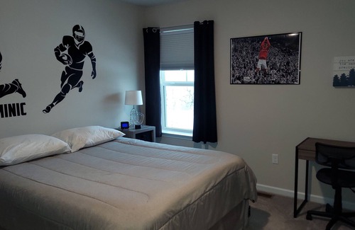 Bellefonte House | PSU-WE ARE 7 miles away. Free Breakfast, Home Gym & Ping Pong