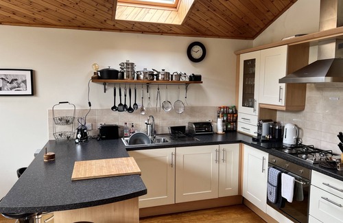 Foss Cottage | PTARMIGAN LODGE, family friendly, with a garden in Aberfeldy