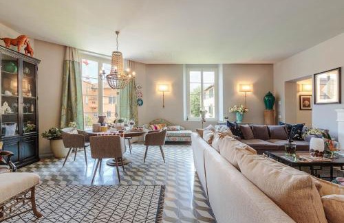 Lucca Historical Center Apartment | PUCCINI PENTHOUSE with Terrace inside Lucca