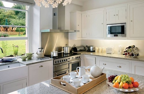 Beaminster House | Puckhams' is wonderfully situated in the rural village of Stoke Abbott, a delightfully quiet village