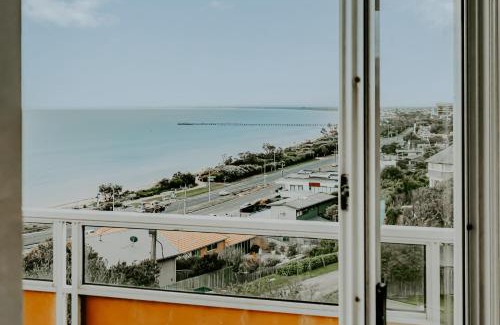Frankston Apartment | Pudding's Home Luxury Oceanfront Escape