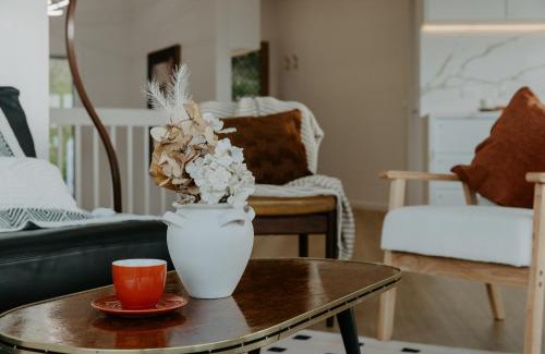Frankston Apartment | Pudding's Home Luxury Oceanfront Escape
