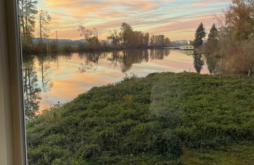 Cathlamet House | Puget Island Paradise: lovely 3 bedroom, 1 1/2 bath with waterfront views