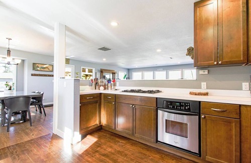Cathlamet House | Puget Island Riverfront Getaway with Hot tub