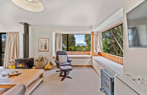 Omori House | Pukawa Haven - Pukawa Bay Holiday Home