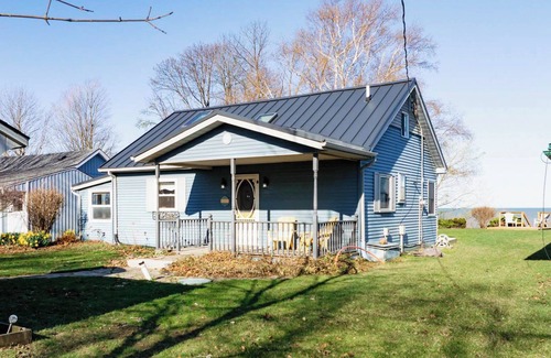Dashwood Cottage | Pumpkin Spice & Lakeside Vibes: Blue Haven