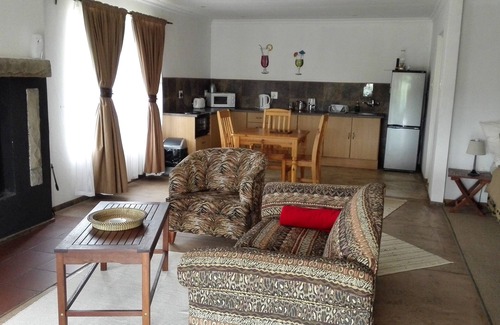 Fouriesburg Apartment | Pumula Guest Farm