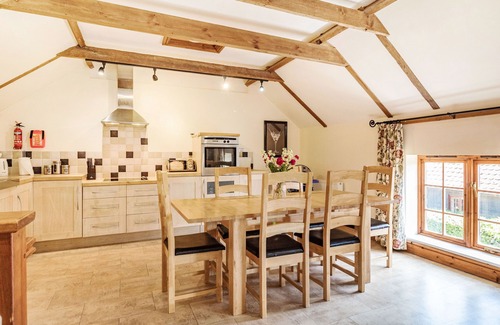 Little Glemham Cottage | PUNCH COTTAGE, pet friendly, with a garden in Little Glemham