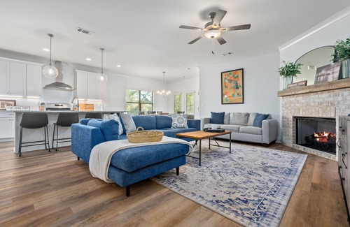 Auburn House | Punt Bama Punt ~ New 4/3 in AU with Outdoor Fire Pit!