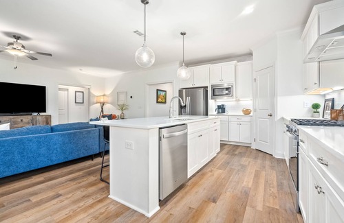 Auburn House | Punt Bama Punt ~ New 4/3 in AU with Outdoor Fire Pit!