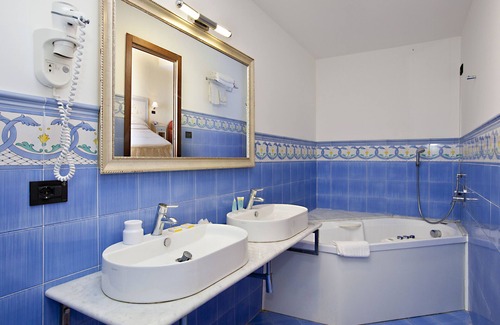 Marina del Cantone Hotel | Punta Campanella Resort & SPA