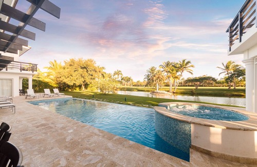 Bavaro Villa | Punta Cana 12 BR Magnificent Lagoon Villas +Bonus