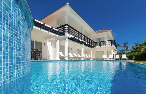 Bavaro Villa | Punta Cana 12 BR Magnificent Lagoon Villas +Bonus