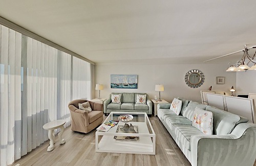 Punta Rassa Condo | Punta Rassa #202 PICTURESQUE WATERFRONT 2 BED CONDO MINUTES FROM SANIBEL