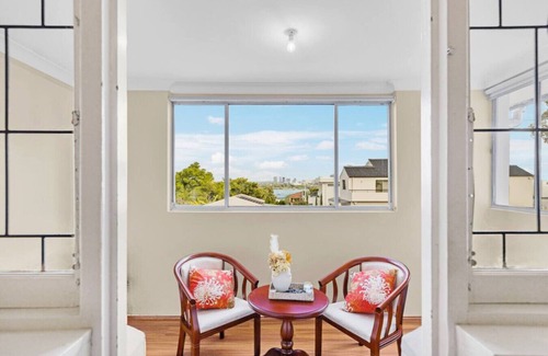 Putney House | Puntey 3-Bedroom Comfortable Villa with Parking and Cooking Facilities