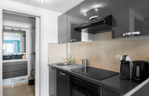 8th Arrondissement Apartment | Pupat