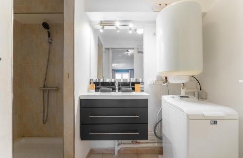 8th Arrondissement Apartment | Pupat