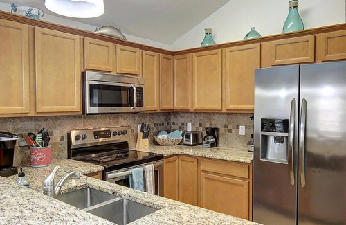 Port Aransas House | ¡Pura Sol! Home, Private Pool, & Golf Cart - Dog Friendly!