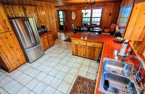 Hiawassee Cabin | Pura Vida Cabin, 4BR, Hiawassee,GAnView of Lake Chatuge and amazing Mountain!