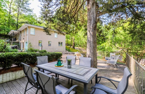 Oxford House | Pure charm with great location!