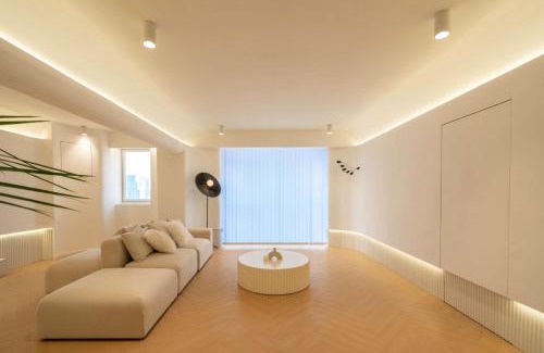 Huangpu Apartment | Pure home-Shanghai core high-floor house, large area, near Yuyuan Garden, the Bund People's Square,Commanding Panoramic Night of the Pearl Tower,Enjoying the stunning views of the Bund