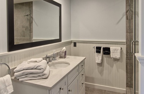 Leland House | PURE LAKE MICHIGAN COTTAGE GETAWAY