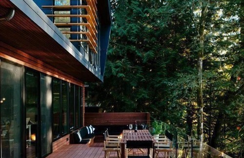 Maple Falls House | Pure Luxury Lakeside Cabin with Magnificent Views