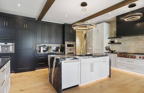 Peak 8 House | Pure Luxury - TRUE Ski-in/Ski-out Mountain Retreat in New, Immaculate Condition
